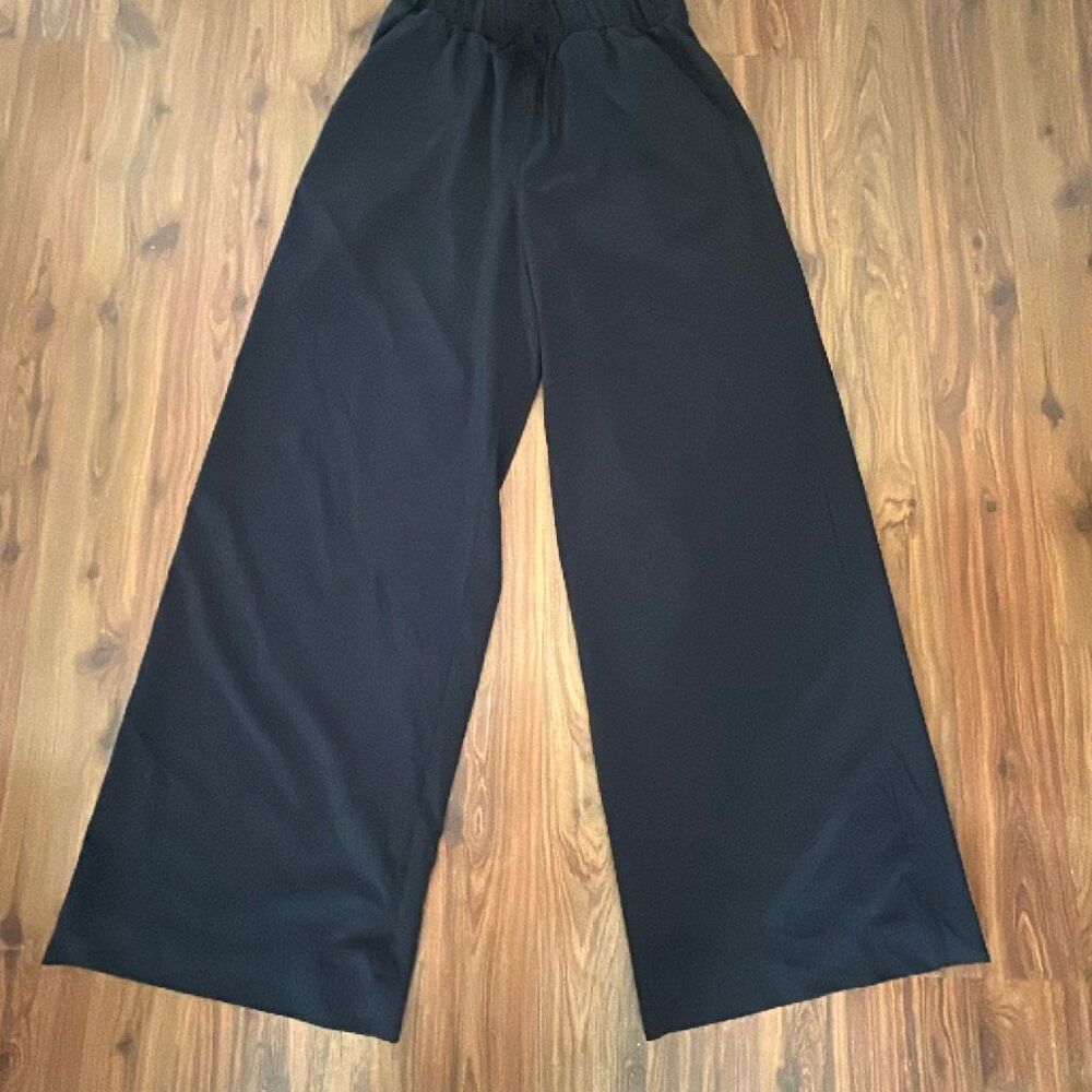 All in motion black elastic band pull on wide leg pants  high waisted with zippe